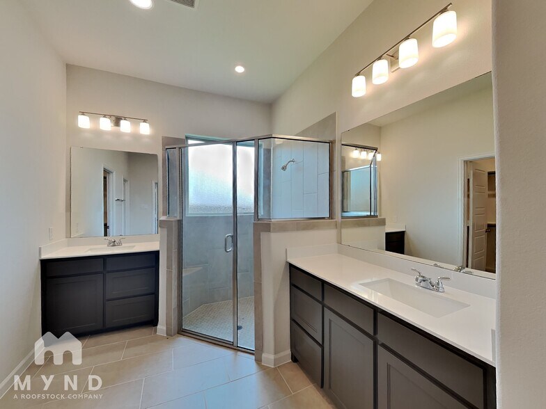 Building Photo - 3128 Cottontail Dr