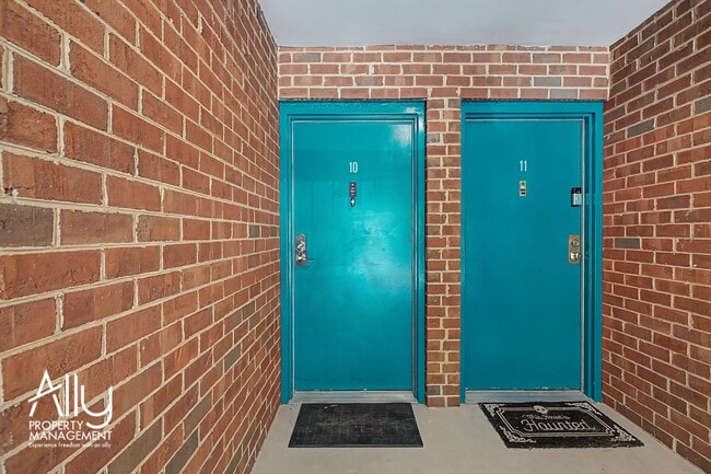 Building Photo - 130 Turtle Creek Rd