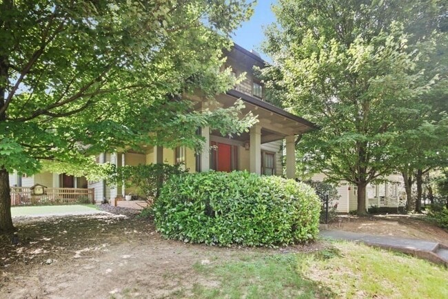 Building Photo - 519 N Highland Ave NE