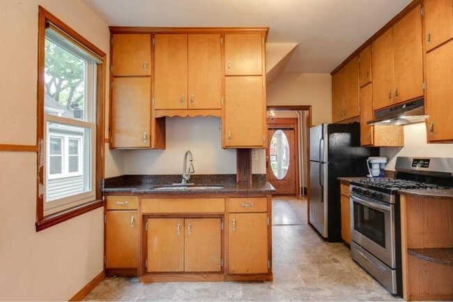 Building Photo - Charming 4 Bedroom/1.5 Bath Home for Rent