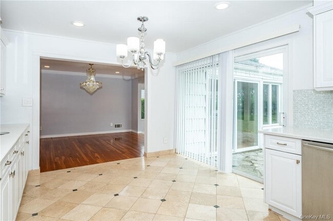 Building Photo - 14 Dimsdale Dr