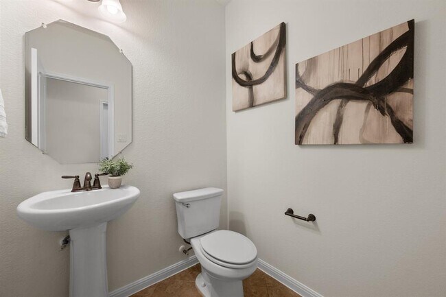 Building Photo - 608 Royal Burgess Dr