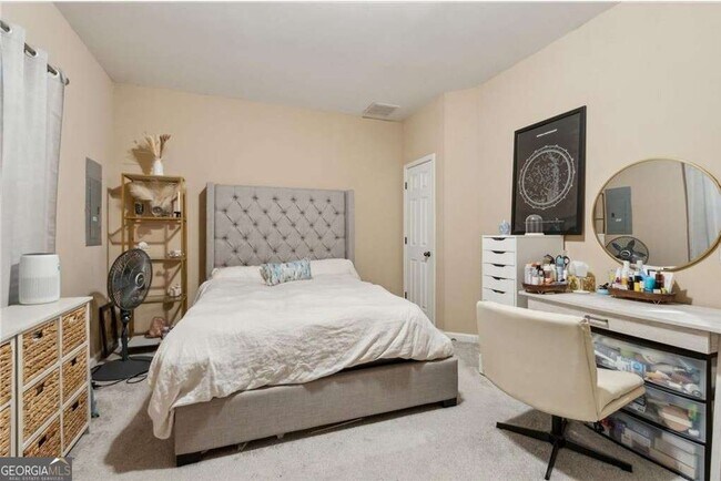 Building Photo - 1601 Signal Flag Way