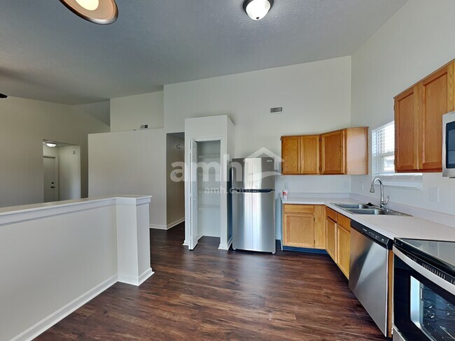 Building Photo - 5223 Waterton Lakes Dr