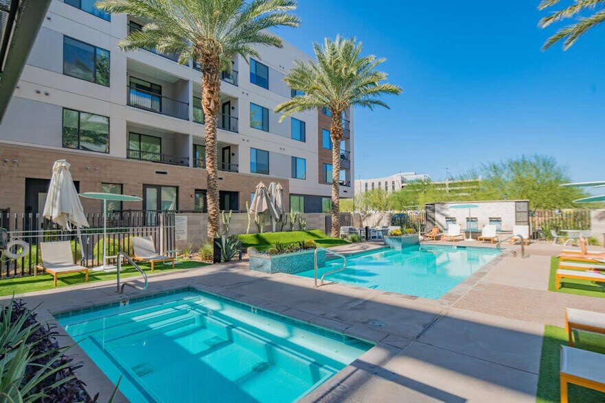Building Photo - 701 W Rio Salado Pkwy