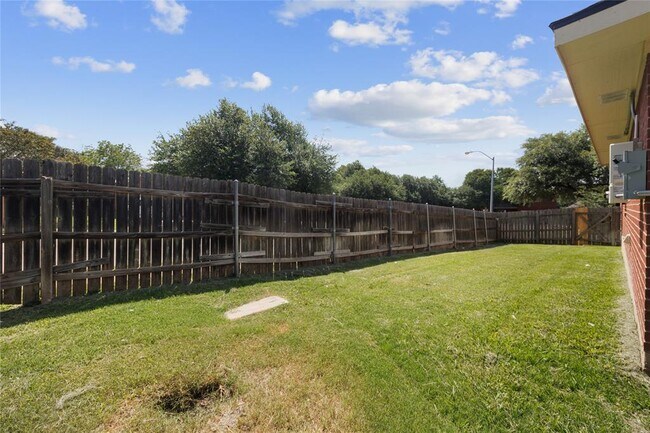 Building Photo - 3628 Hawk Ridge St