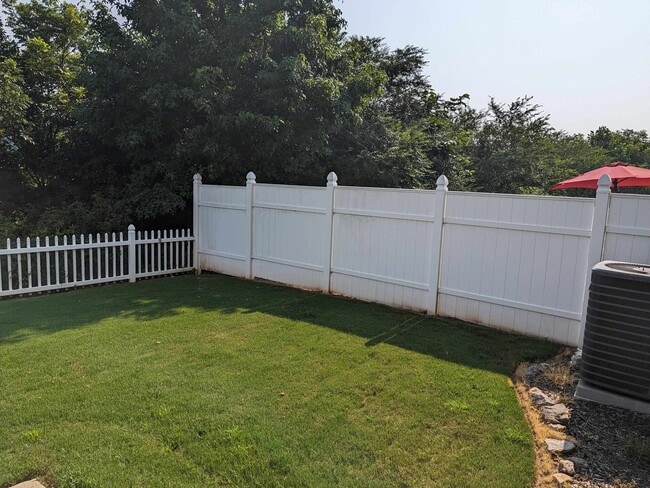 Building Photo - 155 Oakmont Dr