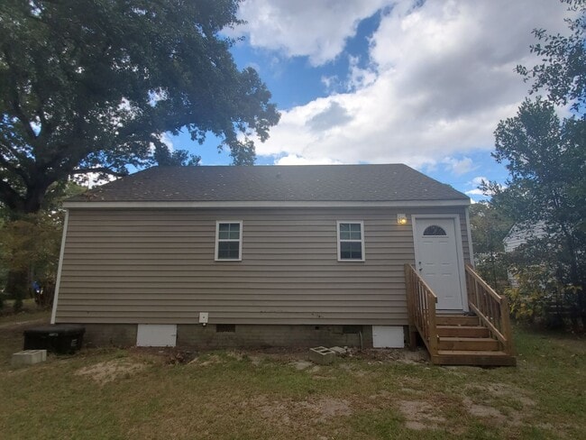 Building Photo - 202 Brainerd Ave