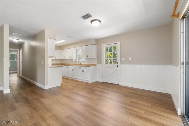 Building Photo - 5020 Hickory Wood Dr