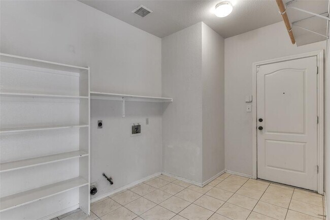 Building Photo - 1204 Stepp Bend