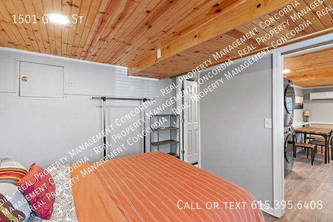 Building Photo - 1501 Golf St