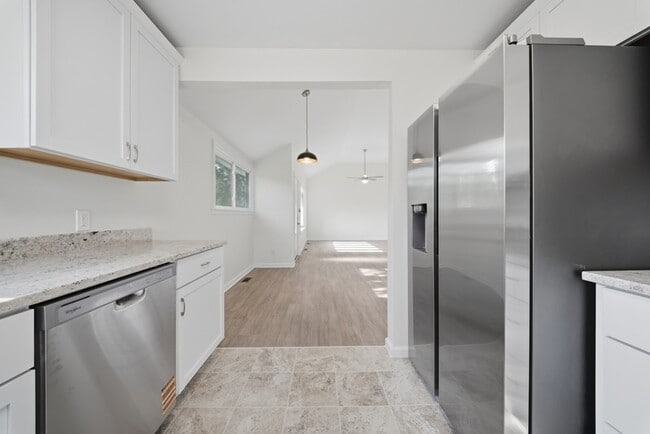 Building Photo - 313 Beacon Hill Ct