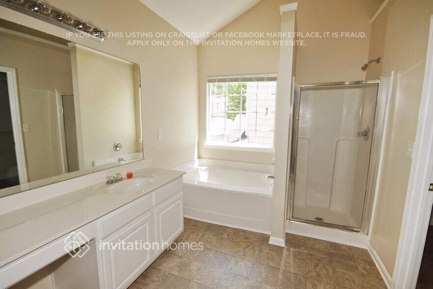 Building Photo - 4435 Ravenwood Dr