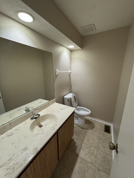 1st Floor Bathroom - 7766 Hansgrove Ct
