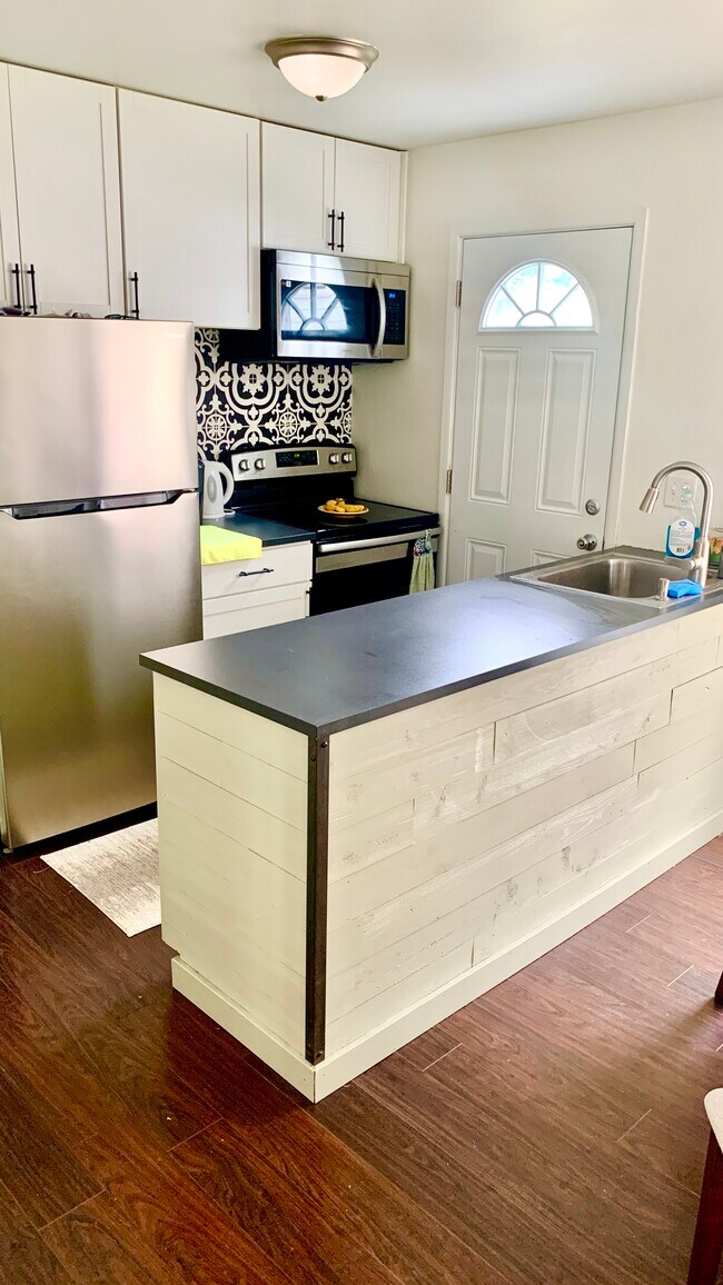 Building Photo - 263 West Spring Street