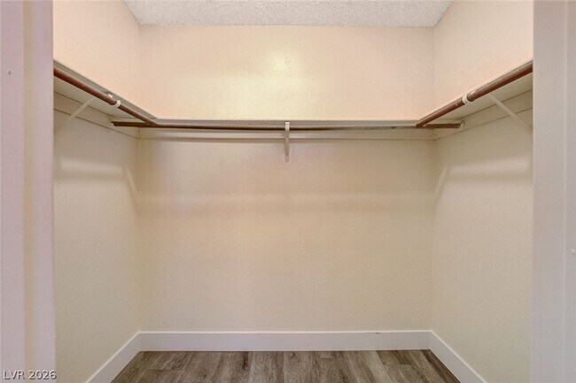 Building Photo - 6632 Wheelbarrow Peak Dr
