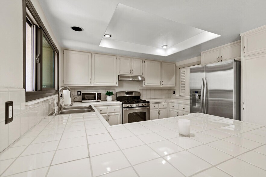 Building Photo - 15 Coronado Ct