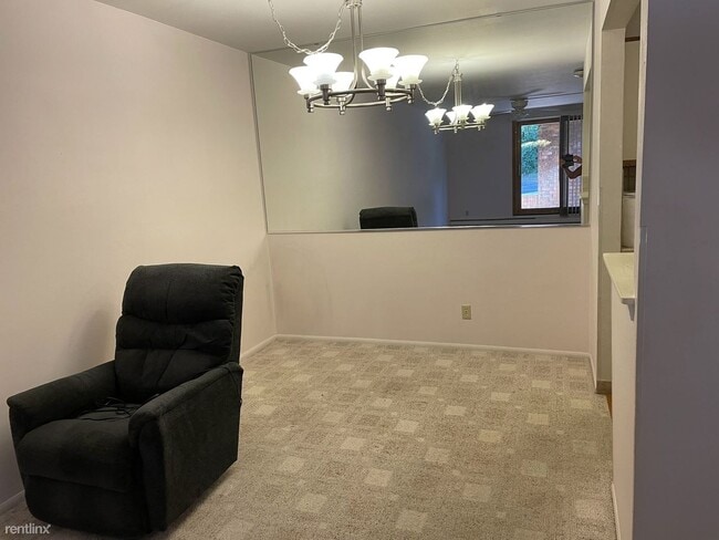 Building Photo - 2929 Sunnyside Dr