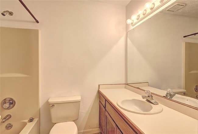 Building Photo - 9166 Tara Dr SW