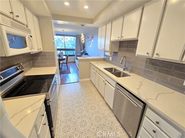 Building Photo - 8828 Pershing Dr