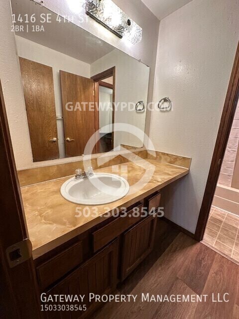 Building Photo - 1416 SE 4th St