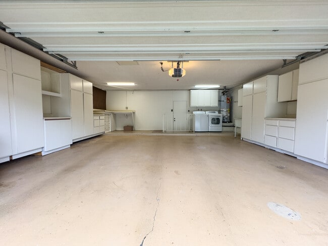 Building Photo - 2274 Caminito Castillo