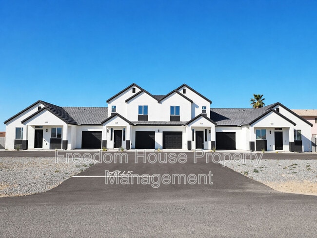 Building Photo - 382 Erin St