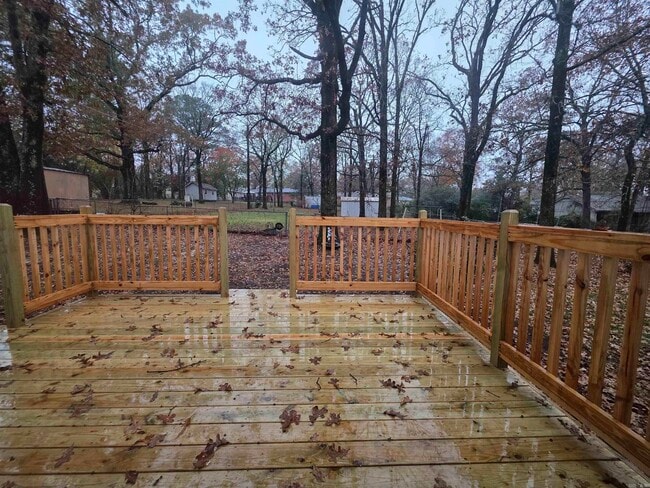 Building Photo - 109 S Longfield Ave