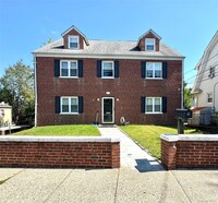 Building Photo - 22 Pleasant Pl