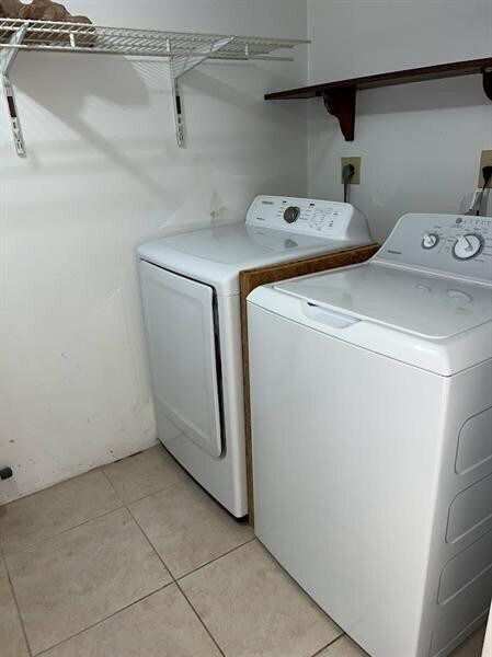 Building Photo - 4000 Crystal Lake Dr