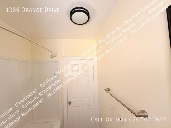 Building Photo - 1386 S Orange Dr