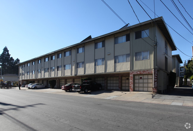 Building Photo - Royal Garden Apartments