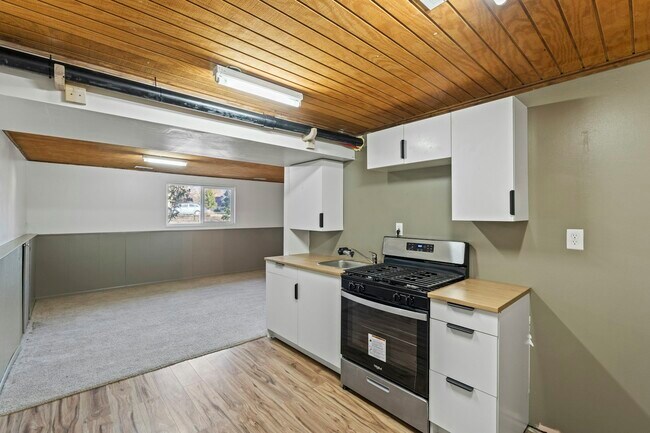 Building Photo - 819 W 2300 N