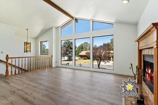 Building Photo - 2066 E 10095 S