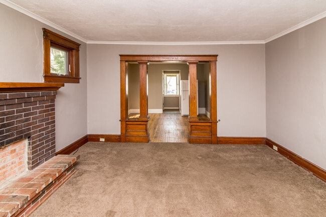 Building Photo - 812 Sybil St