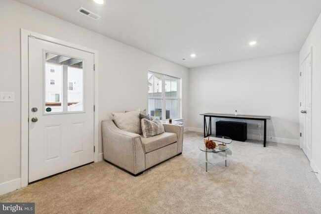 Building Photo - 10939 Drummond Pl