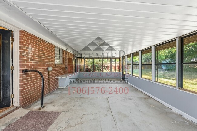 Building Photo - 2220 Gennings Ct