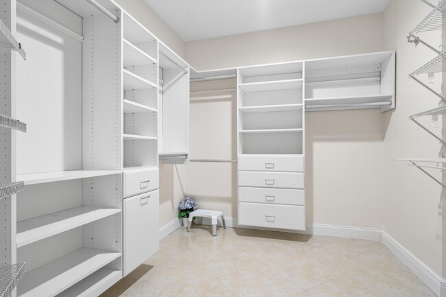 Building Photo - 6186 Duckweed Rd