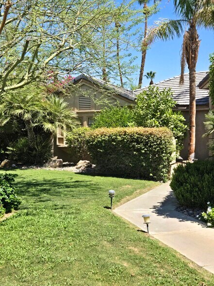front lawn view - 22 Belmonte Dr