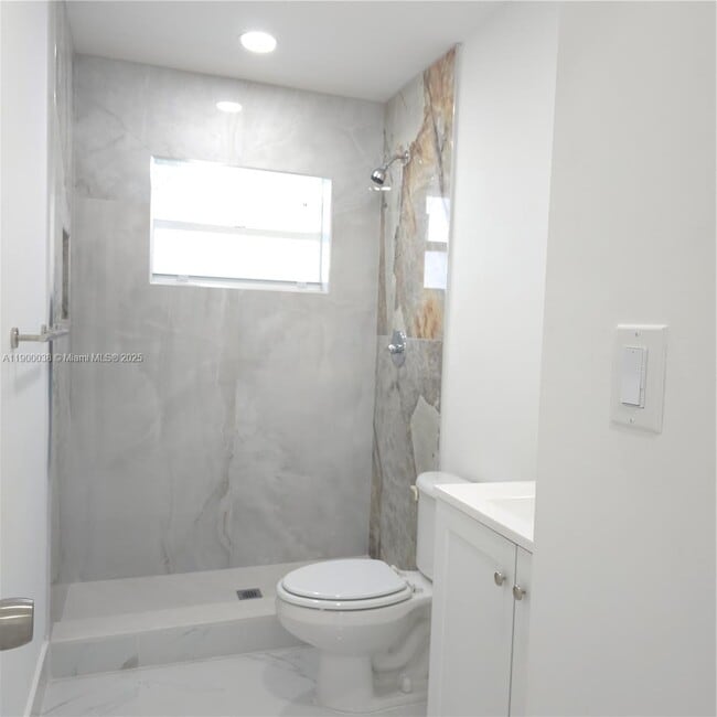 Building Photo - 4404 NW 46th Way