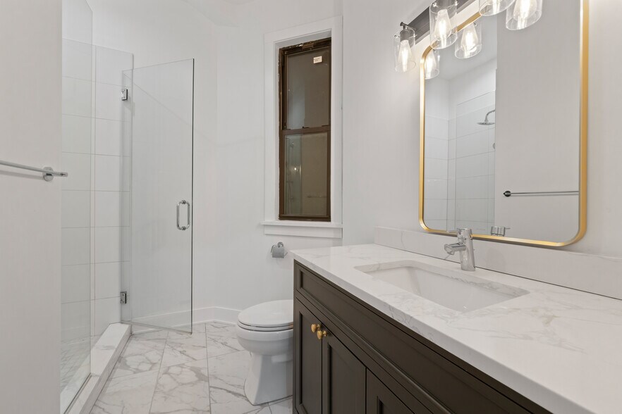 Building Photo - 3517 N Reta Ave