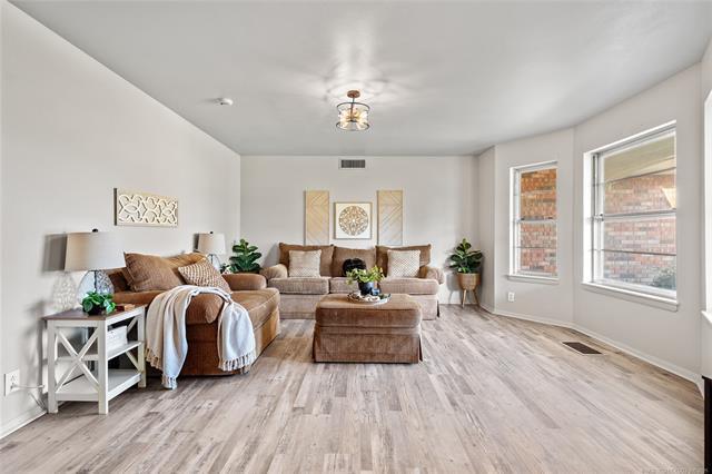 Building Photo - 2026 11th Ave NW