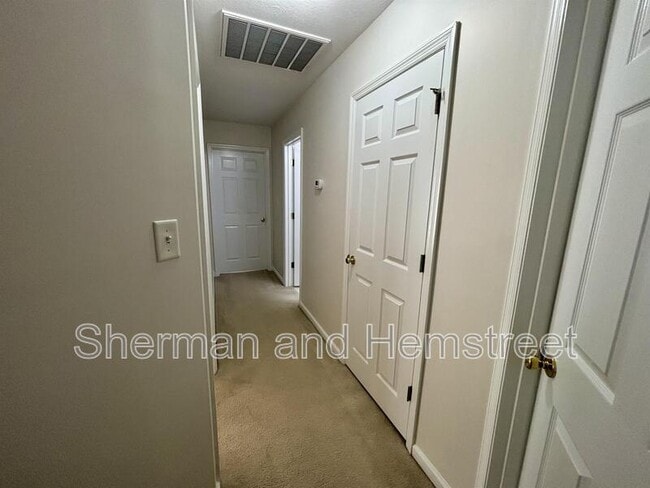 Building Photo - 389 Sandleton Way