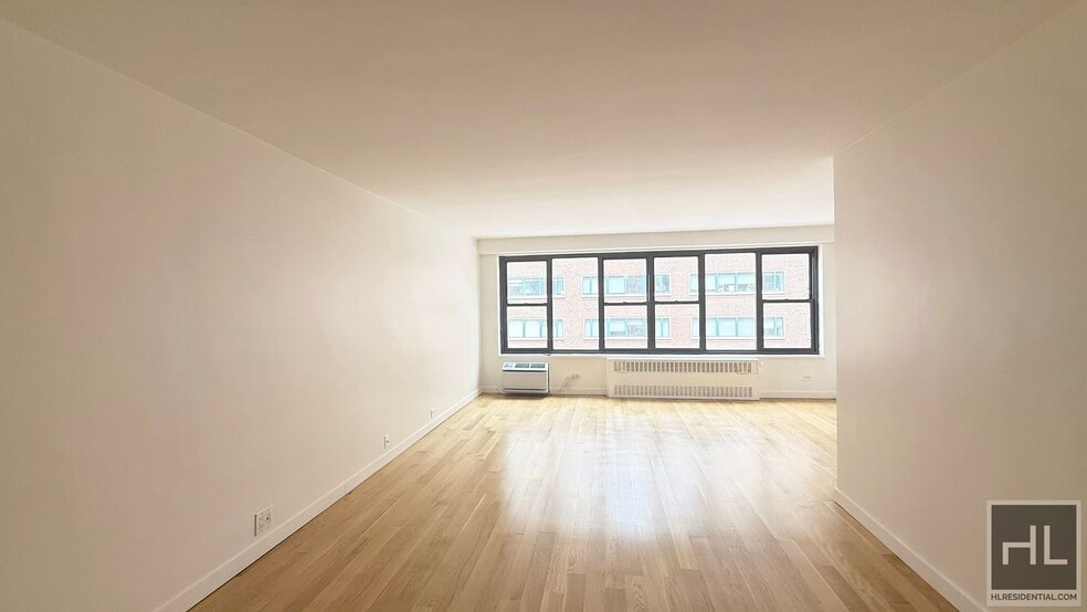 Building Photo - Fourth Avenue