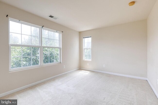 Building Photo - Welcome to Observation Drive! This lovely ...