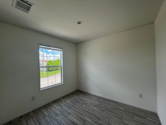 Building Photo - 112 Leopard Ln