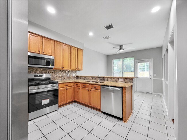 Building Photo - 7026 Blanco Pines Dr