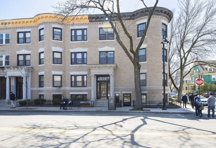 Building Photo - 344 Harvard St