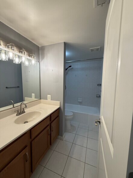 Bath - 1231 Gemini Dr