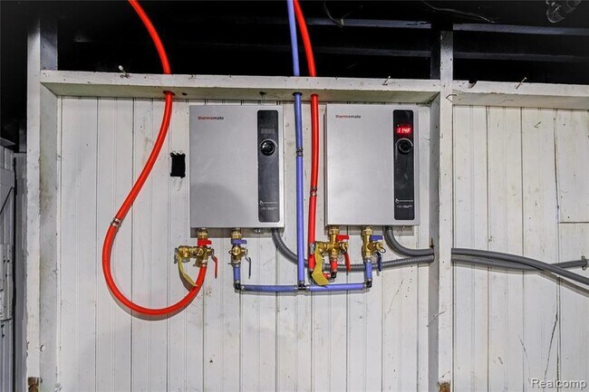 Building Photo - 1484 Virginia Park St